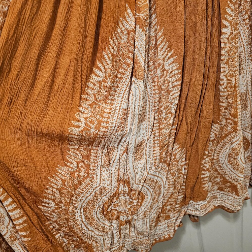 Dark Mustard Yellow skirt w/beautiful white design - Picture 2 of 5